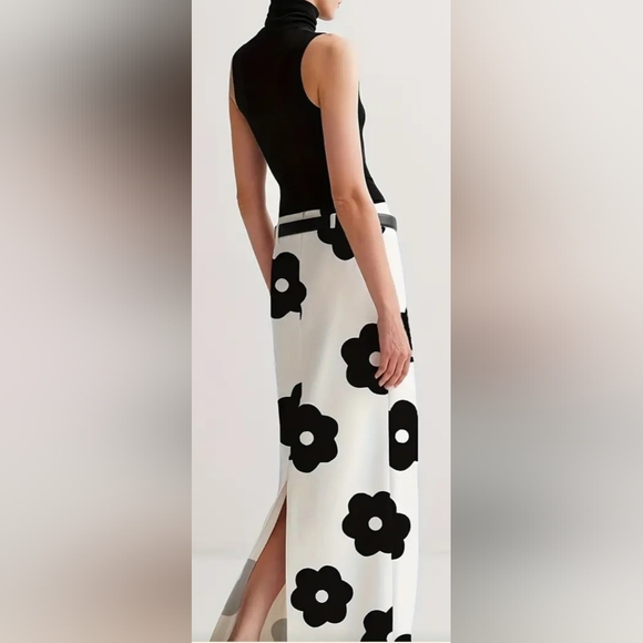 Black and White Floral Women's Skirt - Picture 2 of 11